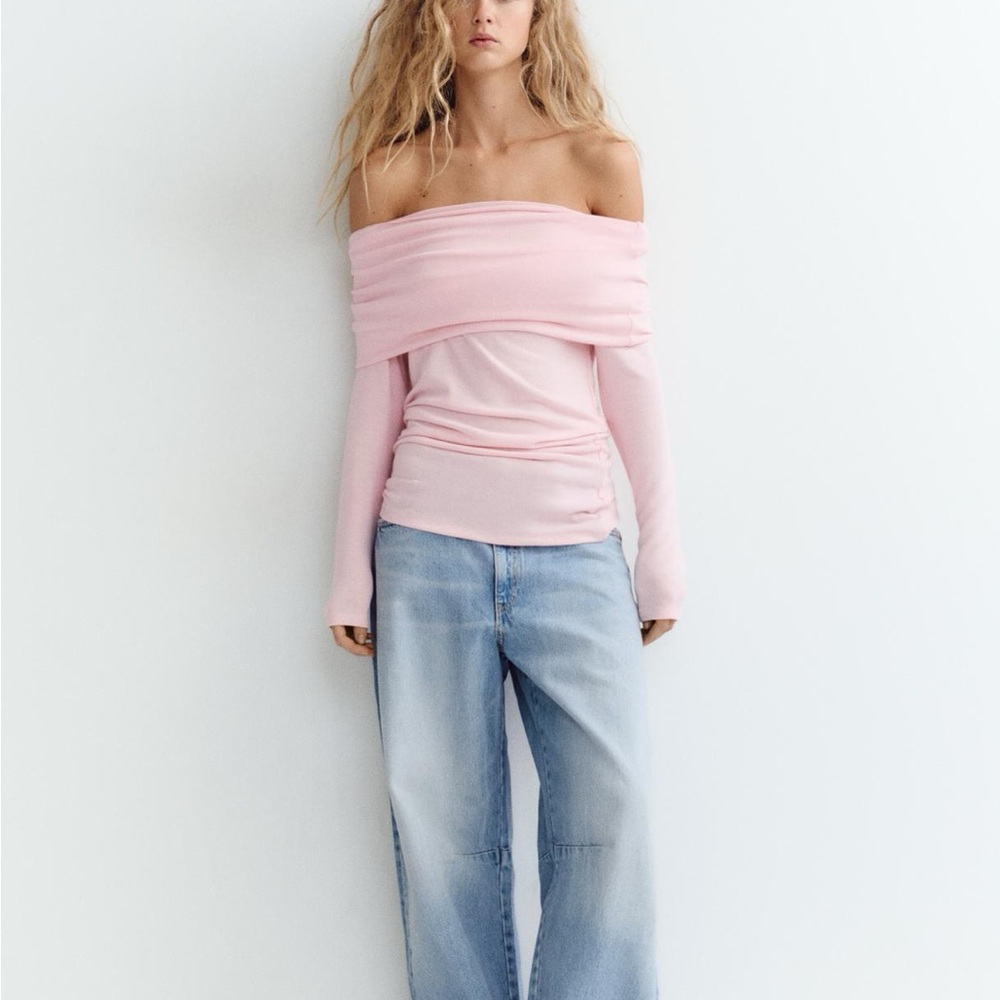 Zara off the shoulder top selling cause im moving and need to empty my closet